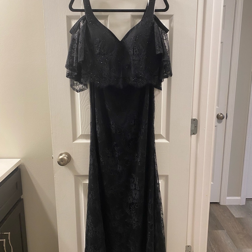 Elegant Black Lace Off-Shoulder Dress
